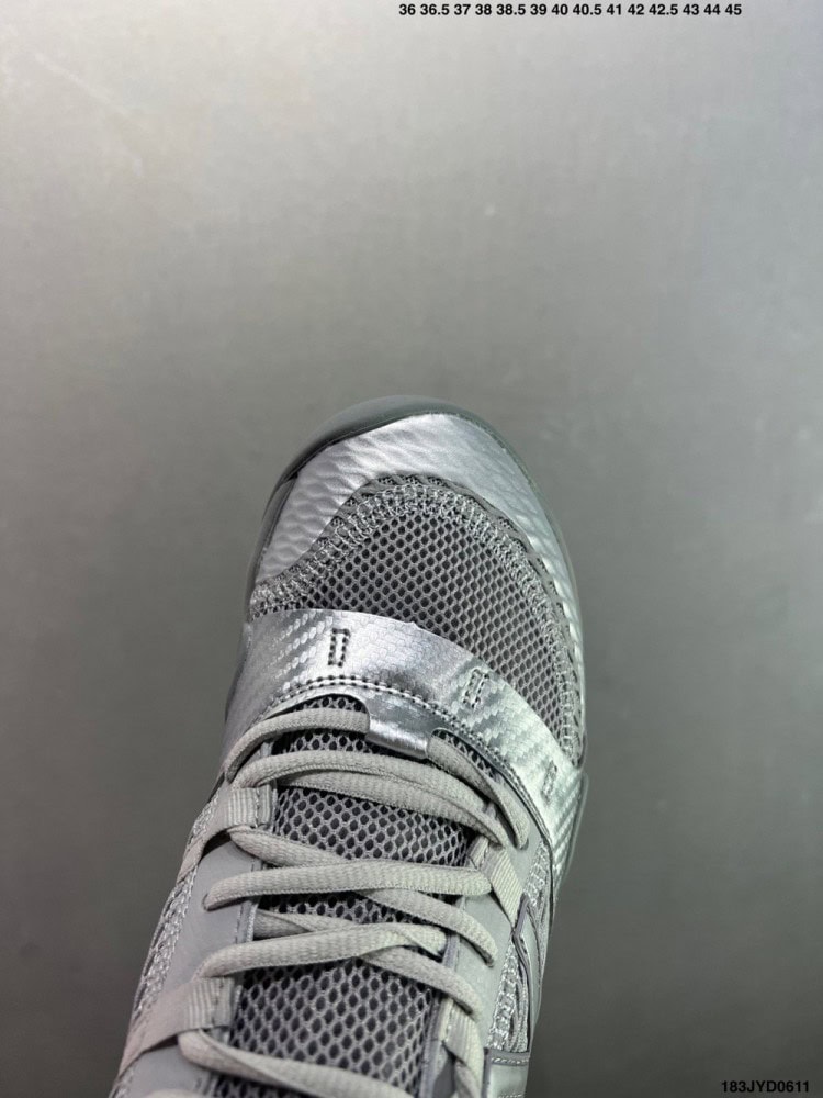 【AT8930】New Balance（ニューバランス）のMT10シリーズ裸足ランニングシューズ