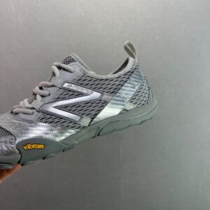 【AT8930】New Balance（ニューバランス）のMT10シリーズ裸足ランニングシューズ