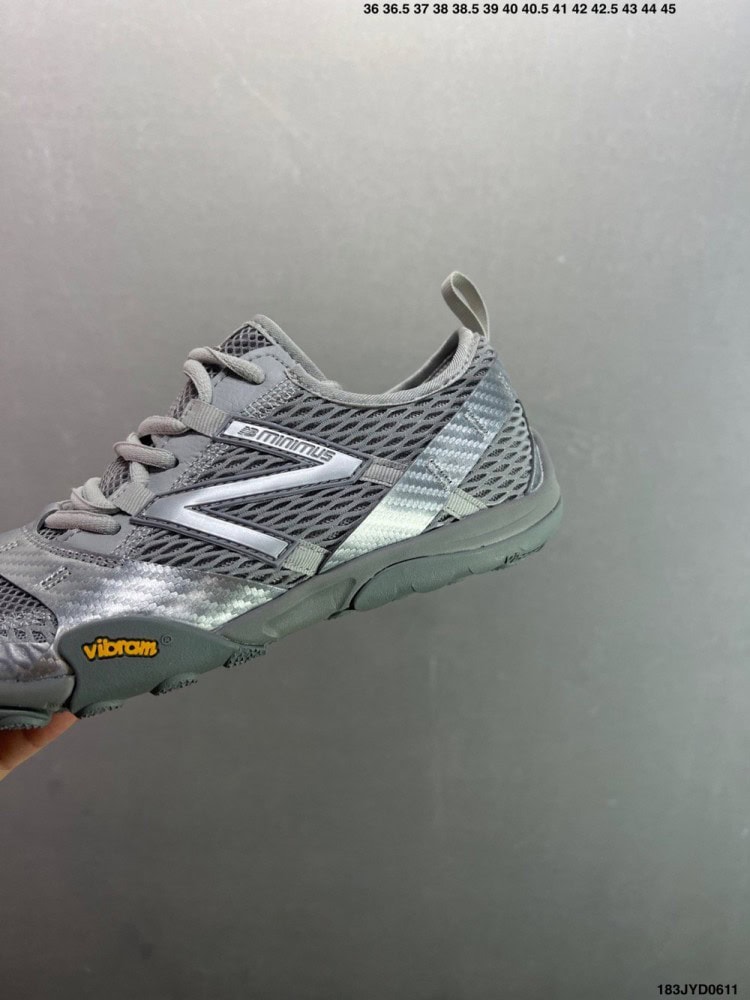 【AT8930】New Balance（ニューバランス）のMT10シリーズ裸足ランニングシューズ