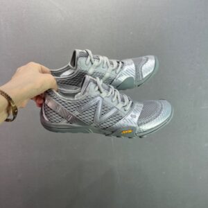 【AT8930】New Balance（ニューバランス）のMT10シリーズ裸足ランニングシューズ