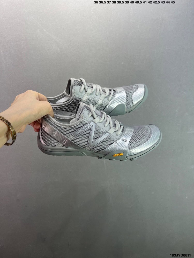 【AT8930】New Balance（ニューバランス）のMT10シリーズ裸足ランニングシューズ