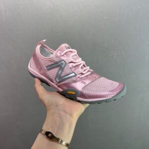 【AT8931】ニューバランス New Balance MT10シリーズ 薄底赤足シューズ