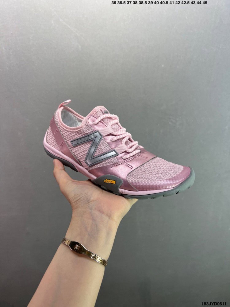 【AT8931】ニューバランス New Balance MT10シリーズ 薄底赤足シューズ