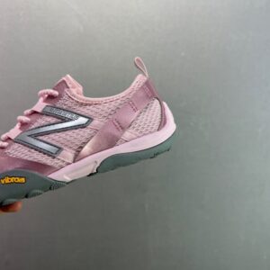 【AT8931】ニューバランス New Balance MT10シリーズ 薄底赤足シューズ
