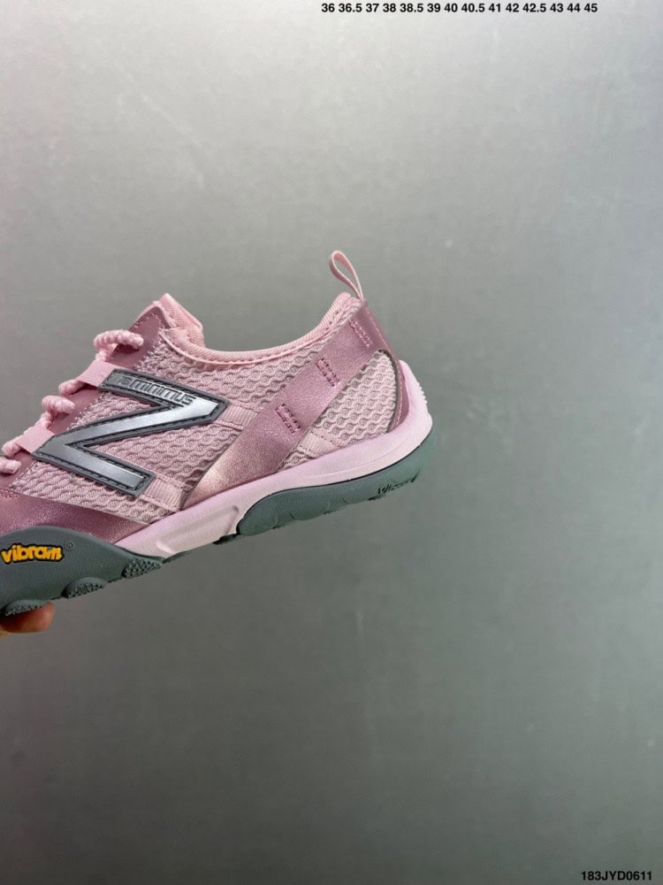 【AT8931】ニューバランス New Balance MT10シリーズ 薄底赤足シューズ