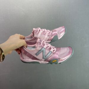 【AT8931】ニューバランス New Balance MT10シリーズ 薄底赤足シューズ