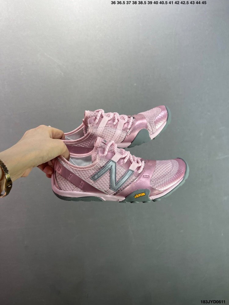 【AT8931】ニューバランス New Balance MT10シリーズ 薄底赤足シューズ