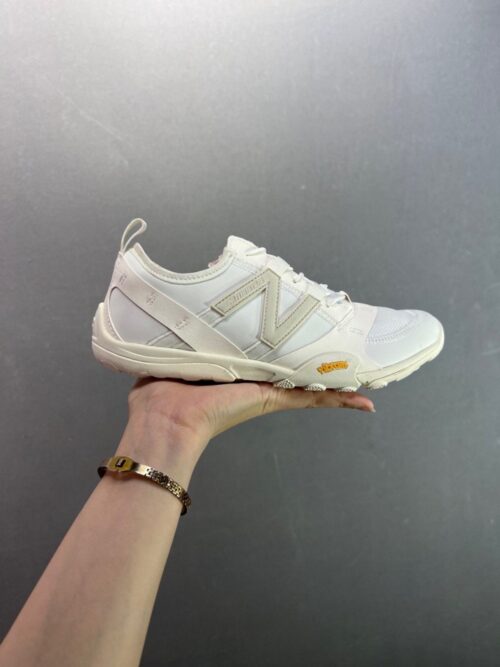 【AT8936】New Balance MT10シリーズ ランニングシューズ、都市スポーツ美学を再定義 | New Balance