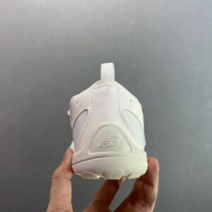 【AT8936】New Balance MT10シリーズ ランニングシューズ、都市スポーツ美学を再定義 | New Balance