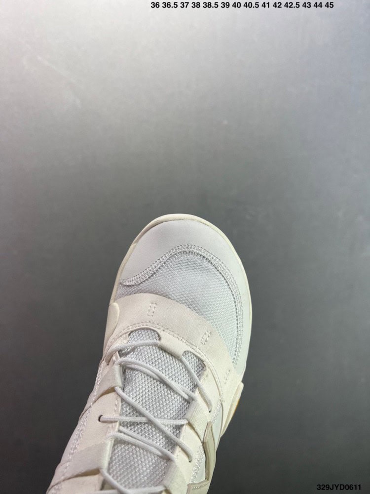 【AT8936】New Balance MT10シリーズ ランニングシューズ、都市スポーツ美学を再定義 | New Balance