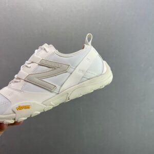 【AT8936】New Balance MT10シリーズ ランニングシューズ、都市スポーツ美学を再定義 | New Balance
