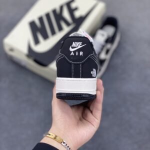 【AT8939】ナイキ x ザ・ノース・フェイスコラボ Air Force 1 ローシューズ | Air Force 1