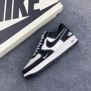 【AT8939】ナイキ x ザ・ノース・フェイスコラボ Air Force 1 ローシューズ | Air Force 1