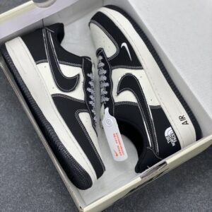 【AT8939】ナイキ x ザ・ノース・フェイスコラボ Air Force 1 ローシューズ | Air Force 1
