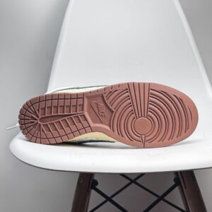 【AT8958】ナイキダンクローレトロカスタムバージョン - クラシックなストリートスタイルとモダンな工芸の融合 | LV x Nike