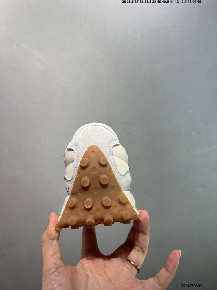 【AT8965】New Balance MS327シリーズ レトロランニングシューズ 大人のカジュアルファッションに最適 | New Balance