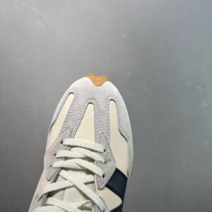 【AT8965】New Balance MS327シリーズ レトロランニングシューズ 大人のカジュアルファッションに最適 | New Balance