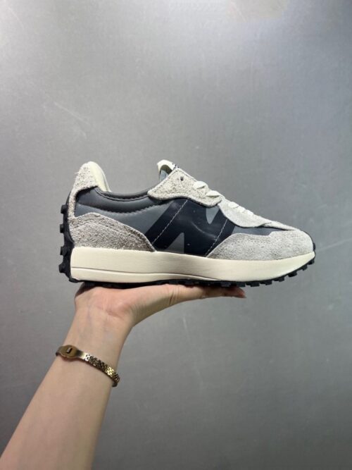 【AT8970】ニューバランスMS327シリーズ：レトロとモダンの融合デザイン【靴 ファッション】 | New Balance