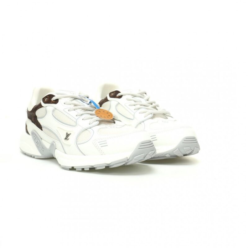 【AT8999】ルイ・ヴィトン（Louis Vuitton）Olympiaコレクションのスニーカー | Louis Vuitton Malletier