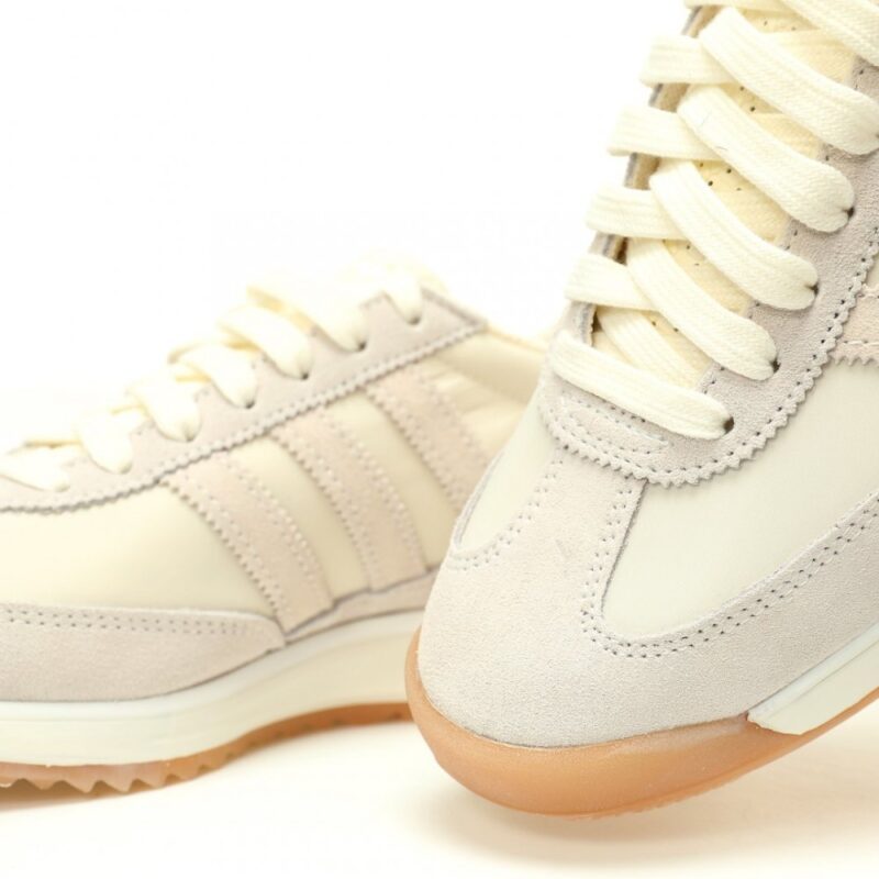 【AT9008】アディダス Originals SL72 OGシリーズ：ワンダーホワイトカラー、レトロなデザイン、都会の女性に最適、高品質スエード素材、EVAクッション技術、通勤やカジュアルなシーンに | adidas