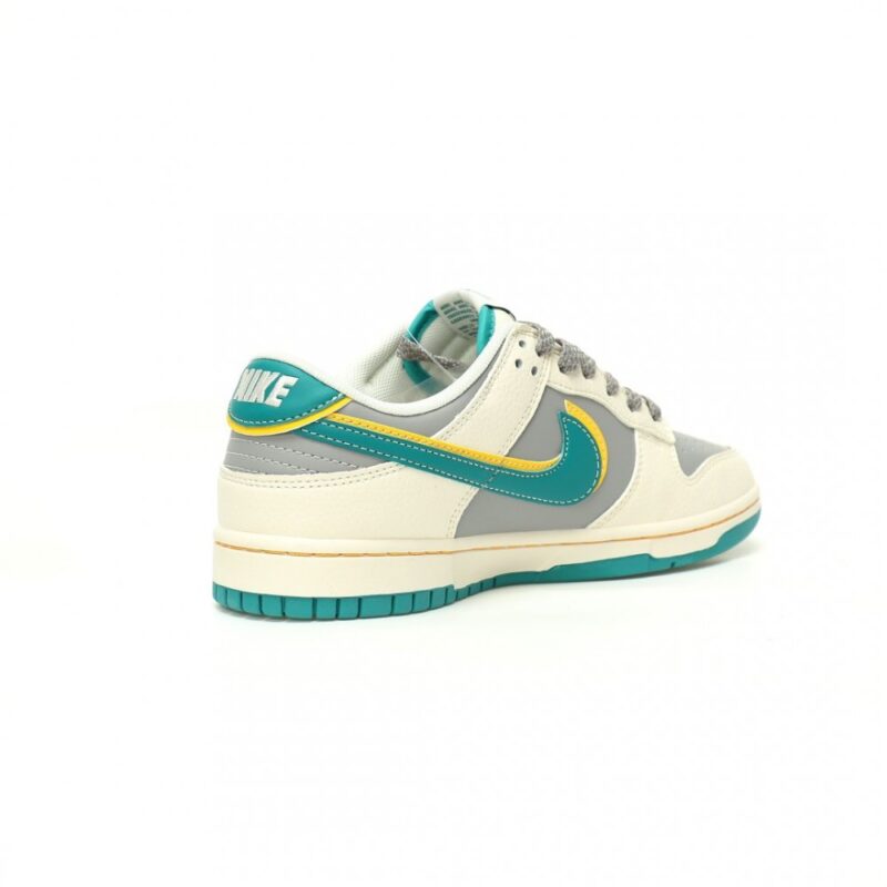 【AT9014】Nike SB ダンク ロー x Xiaomi Automarket SU7 Ultra カスタムコラボ ホワイト＆湖水青いスニーカー | Dunk