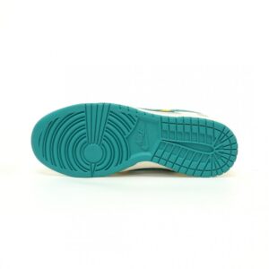 【AT9014】Nike SB ダンク ロー x Xiaomi Automarket SU7 Ultra カスタムコラボ ホワイト＆湖水青いスニーカー | Dunk