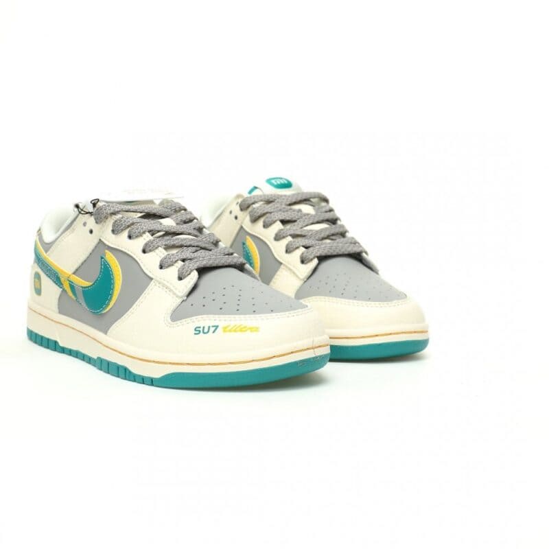 【AT9014】Nike SB ダンク ロー x Xiaomi Automarket SU7 Ultra カスタムコラボ ホワイト＆湖水青いスニーカー | Dunk