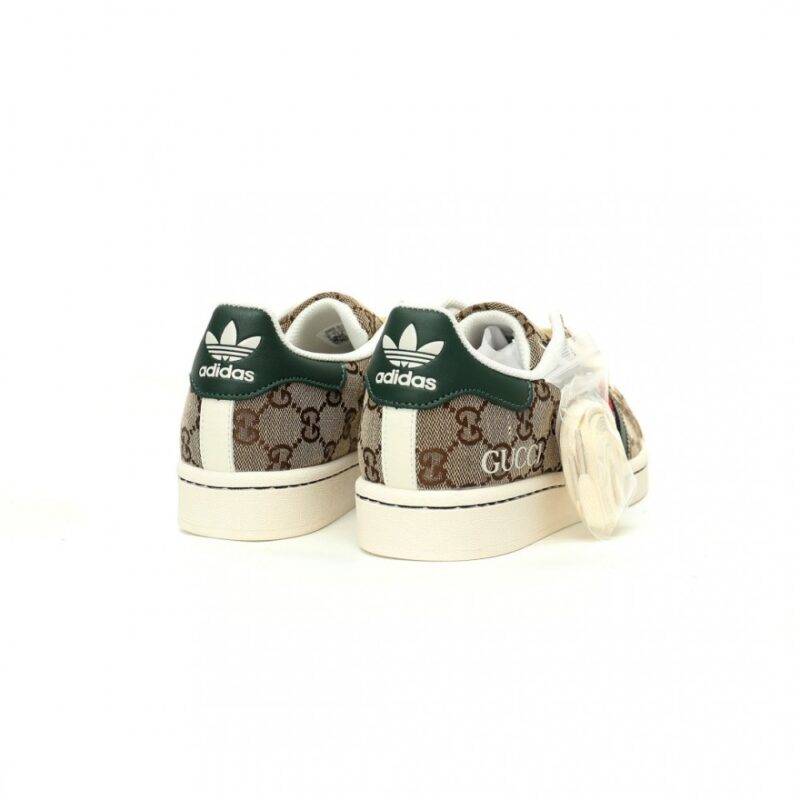 【AT9065】アディダス×グッチ コラボレーション スニーカー | Adidas Superstars