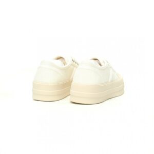 【AT9069】Gucci クラシックGGキャンバススニーカー – 高級スポーツシューズの特徴的な厚底デザイン | Gucci Firenze