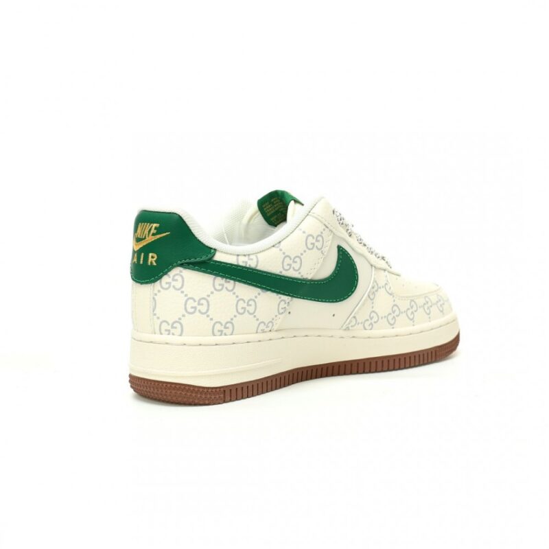 【AT9073】Gucci × ナイキのコラボレーションエアフォース1 - 高品質リザード型革とGGモノグラム柄を融合 | Gucci x Nike