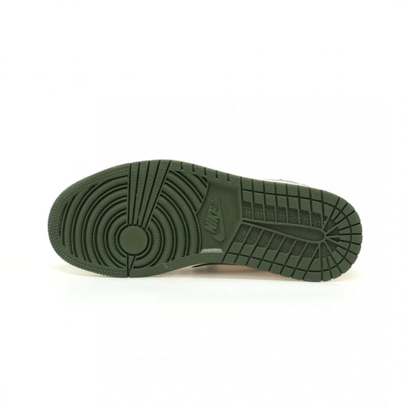 【AT9075】グッチ x ナイキ エアジョーダン1 ロー - 豪華なコラボレーションスニーカー | Nike x Gucci