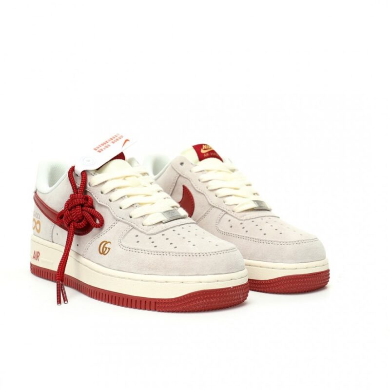 【AT9081】限定版Gucci x Nike Air Force 1 スニーカー: ピッグスキンとスネークスキン使用 | Gucci x Nike