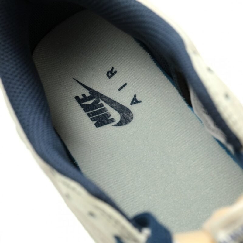 【AT9109】ナイキ ジョーダン トラビス・スコット × ザ・ノース・フェイス コラボ ローカット スニーカー | TNF x Nike