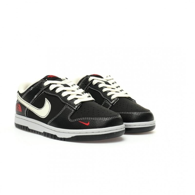 【AT9112】ナイキSBダンクロー×ザ・ノースフェイス コラボスニーカー - ストリートファッションとアウトドアの融合 | Nike x The North Face