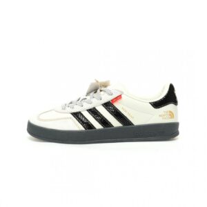 【AT9113】ザ ノースフェイス x アディダス Gazelle コラボレーションスニーカー | TNF