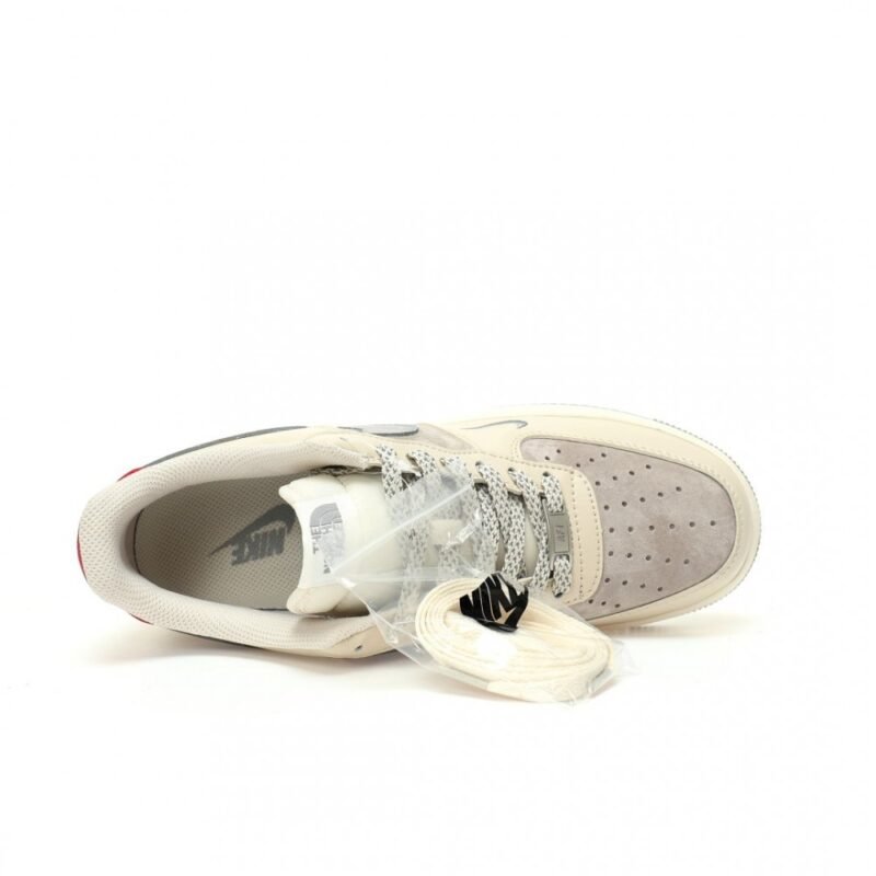 【AT9116】Nike x The North Faceのコラボ Air Force 1 '07 Low ストリートファッションとアウトドア探検を融合した革新的シューズ | AF1