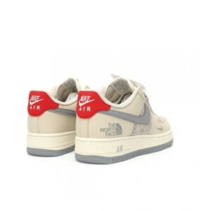 【AT9116】Nike x The North Faceのコラボ Air Force 1 '07 Low ストリートファッションとアウトドア探検を融合した革新的シューズ | AF1