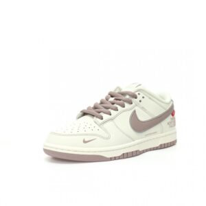 【AT9121】Supreme x The North Face x Nike SB Dunk Lowコラボ スニーカー 新作発売 | TNF x Nike