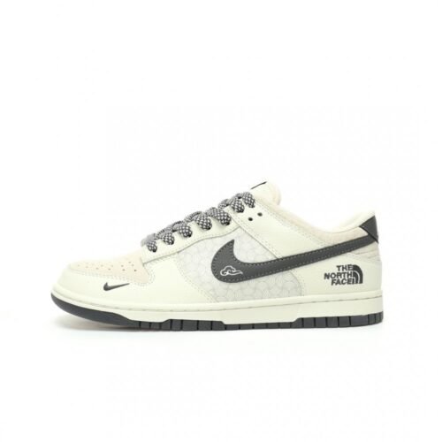 【AT9123】ナイキSB ダンク ロー x ザ ノース フェイス 限定コラボ スニーカー | The North Face x Nike