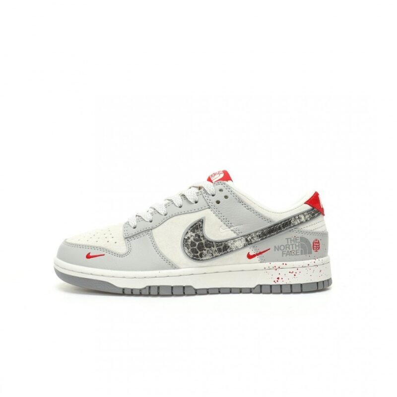 【AT9125】ナイキSB x ザ・ノース・フェイス 2025年の蛇年をテーマにした限定Dunk Lowコラボスケートボードシューズ | The North Face x Nike
