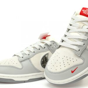 【AT9125】ナイキSB x ザ・ノース・フェイス 2025年の蛇年をテーマにした限定Dunk Lowコラボスケートボードシューズ | The North Face x Nike