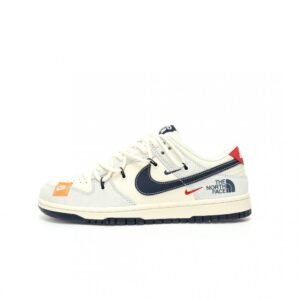 【AT9126】ナイキ×ノースフェイスコラボSBダンクロー スニーカー | TNF x Nike