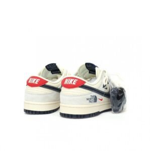 【AT9126】ナイキ×ノースフェイスコラボSBダンクロー スニーカー | TNF x Nike