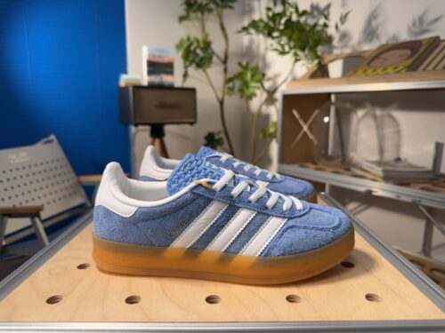 【AT9742】アディダスオリジナルスガゼルINDOOR スニーカースエード青色白色レザーアクセント クラシックスポーツスタイル | Adidas Originals