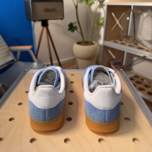 【AT9742】アディダスオリジナルスガゼルINDOOR スニーカースエード青色白色レザーアクセント クラシックスポーツスタイル | Adidas Originals