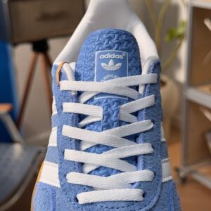 【AT9742】アディダスオリジナルスガゼルINDOOR スニーカースエード青色白色レザーアクセント クラシックスポーツスタイル | Adidas Originals