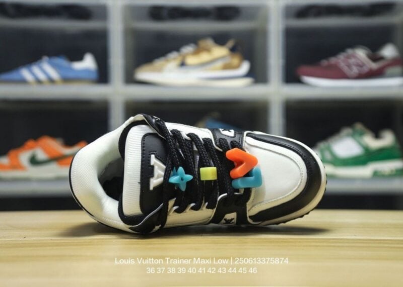 【AT9744】ルイ・ヴィトン Trainer Maxi Lowシリーズスニーカー - 高級スポーツシューズを再定義 | Louis Vuitton