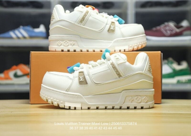 【AT9747】ルイ・ヴィトン トレーナー Maxi Low - プディングデザインのラグジュアリースポーツファッション | Louis Vuitton Paris