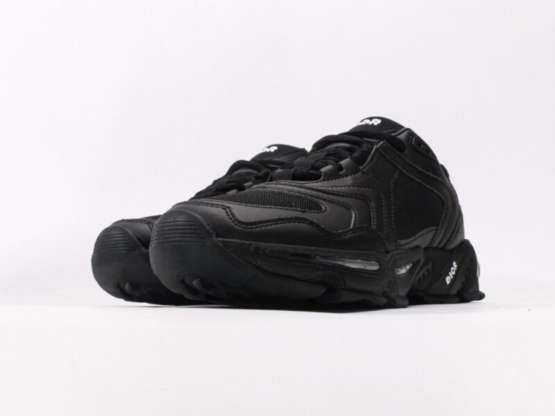【AT9762】DIOR CD1ローカットスニーカー | フランスのエレガンスとスポーツスタイルを融合した究極の黒 | Christian Dior