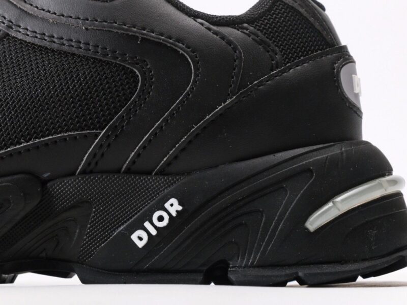 【AT9762】DIOR CD1ローカットスニーカー | フランスのエレガンスとスポーツスタイルを融合した究極の黒 | Christian Dior